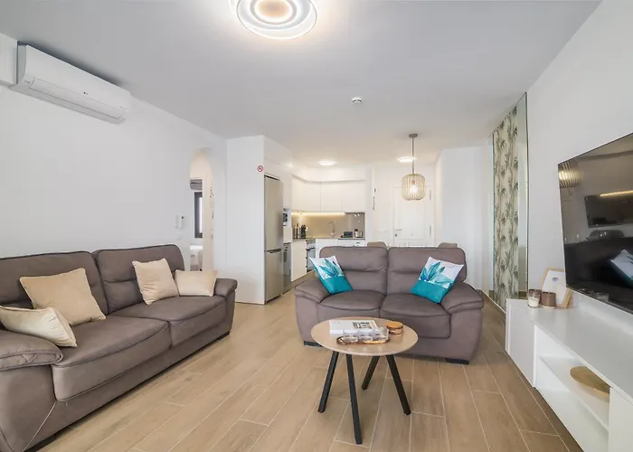 Casa Zuza - Ac, Heated Pool, 2 Terraces, 2 Bedrooms & Bathrooms, Tv Channels Apartment