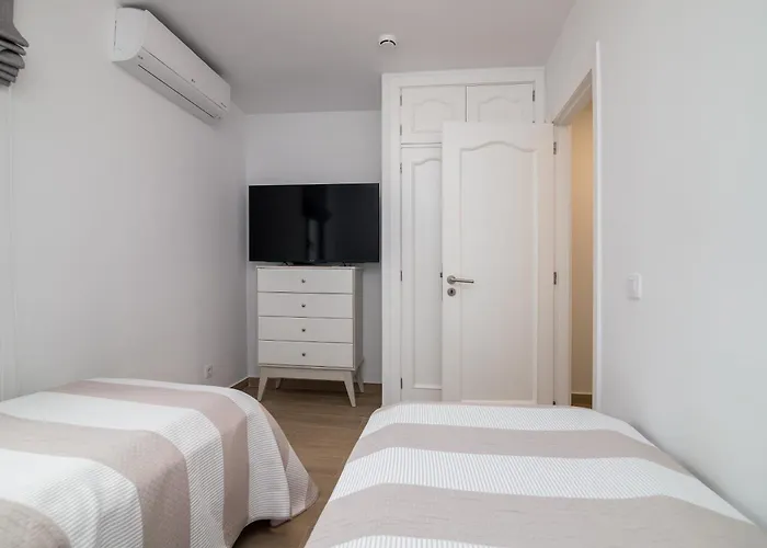 Casa Zuza - Ac, Heated Pool, 2 Terraces, 2 Bedrooms & Bathrooms, Tv Channels