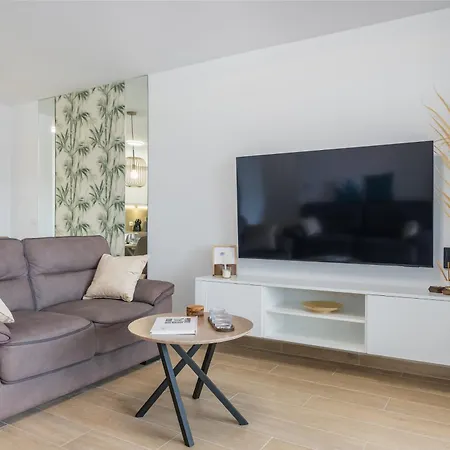 Casa Zuza - Ac, Heated Pool, 2 Terraces, 2 Bedrooms & Bathrooms, Tv Channels アパート