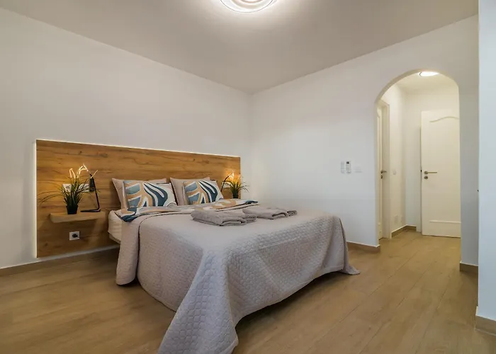 Casa Zuza - Ac, Heated Pool, 2 Terraces, 2 Bedrooms & Bathrooms, Tv Channels *