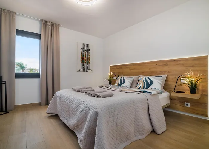 Lägenhet Casa Zuza - Ac, Heated Pool, 2 Terraces, 2 Bedrooms & Bathrooms, Tv Channels *